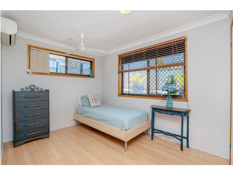 1/52 Usher Avenue, Labrador QLD 4215