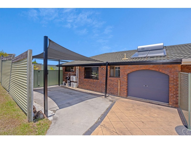 1/52 Usher Avenue, Labrador QLD 4215