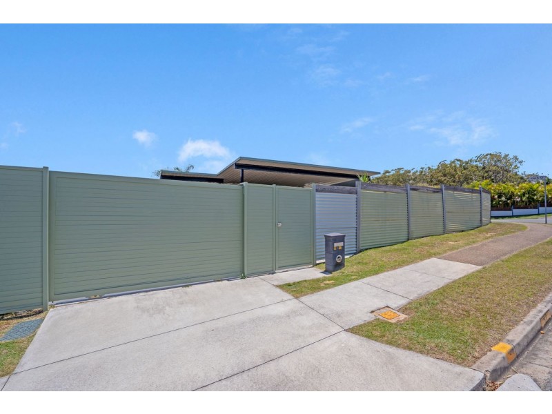 1/52 Usher Avenue, Labrador QLD 4215