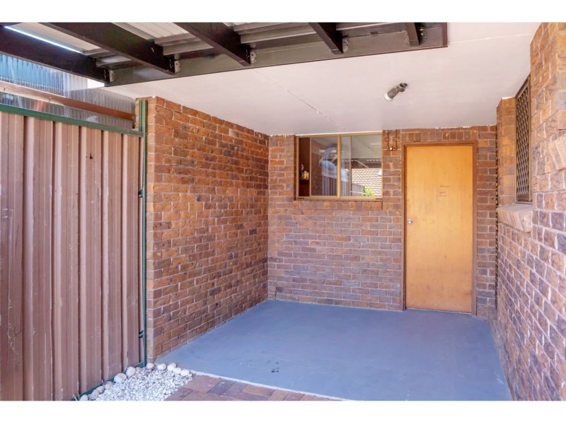 1/52 Usher Avenue, Labrador QLD 4215