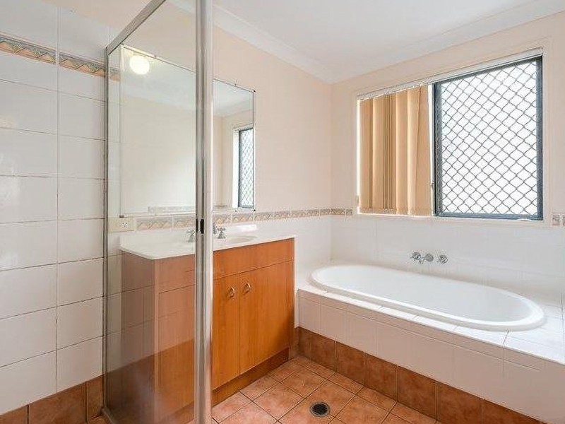 21 Gumleaf Drive, Molendinar QLD 4214