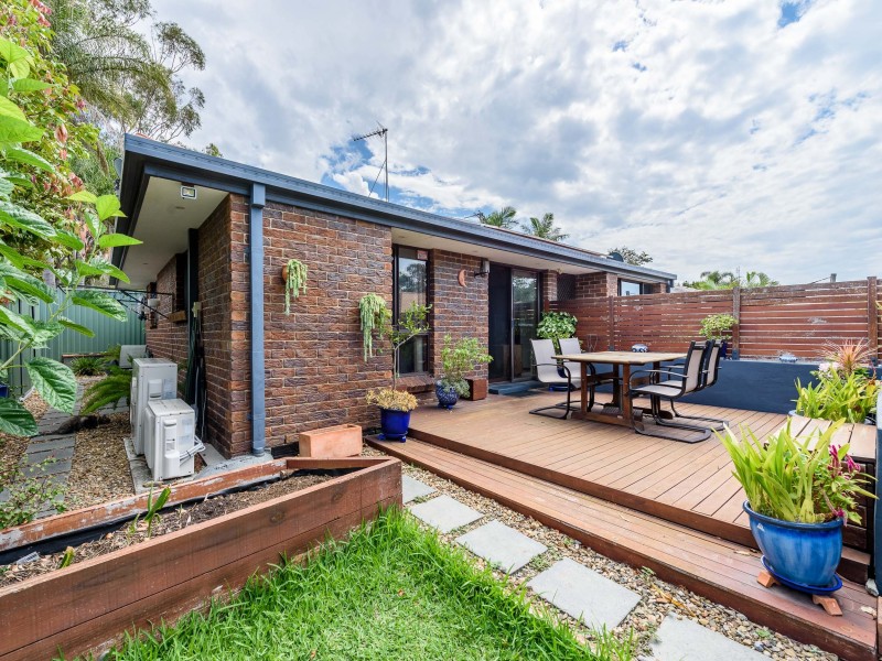2/5 Robin Joy Close, Labrador QLD 4215