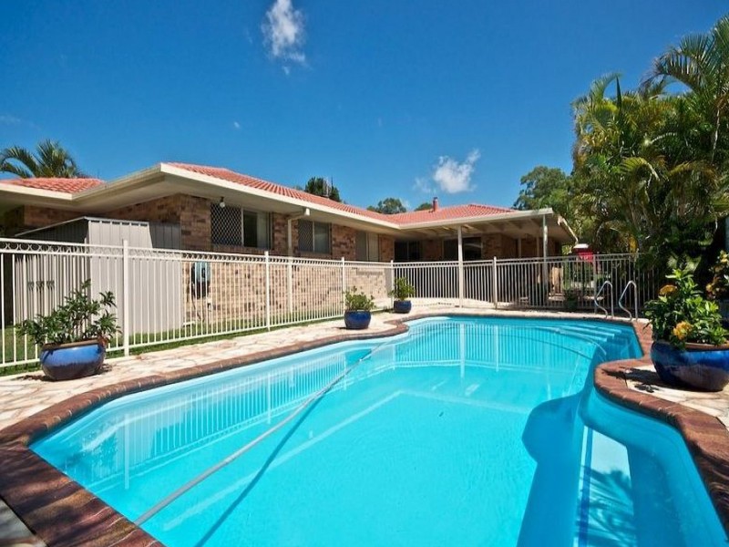 17 Fadden Close, Arundel QLD 4214