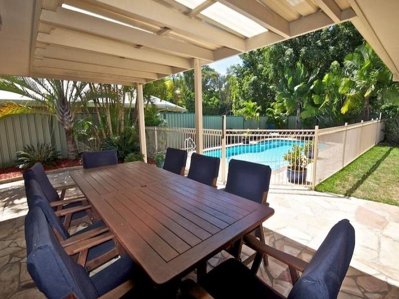17 Fadden Close, Arundel QLD 4214