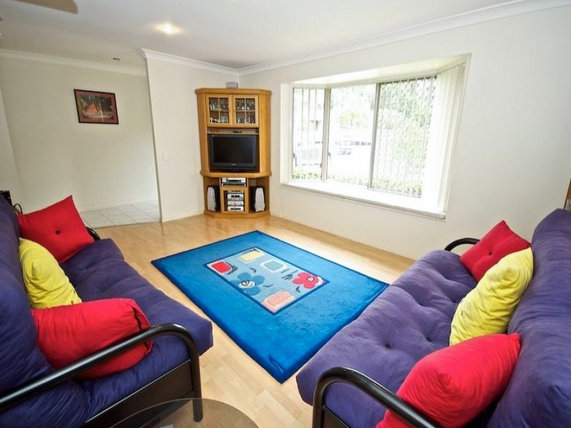 17 Fadden Close, Arundel QLD 4214