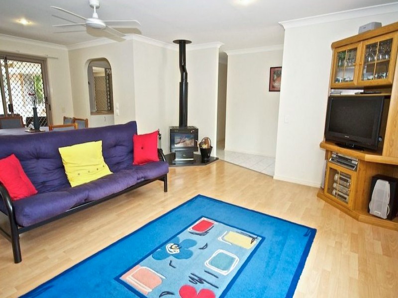 17 Fadden Close, Arundel QLD 4214