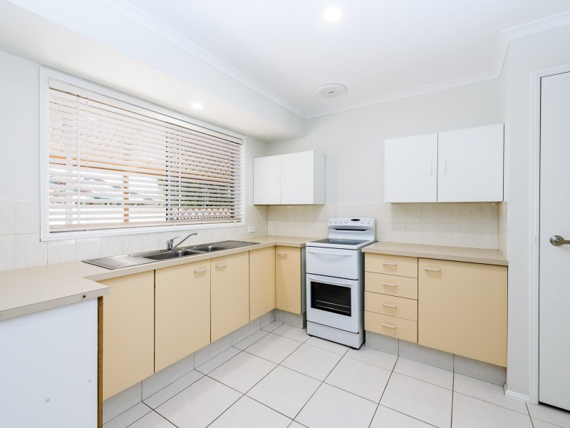 2/14 Hentdale Court, Labrador QLD 4215