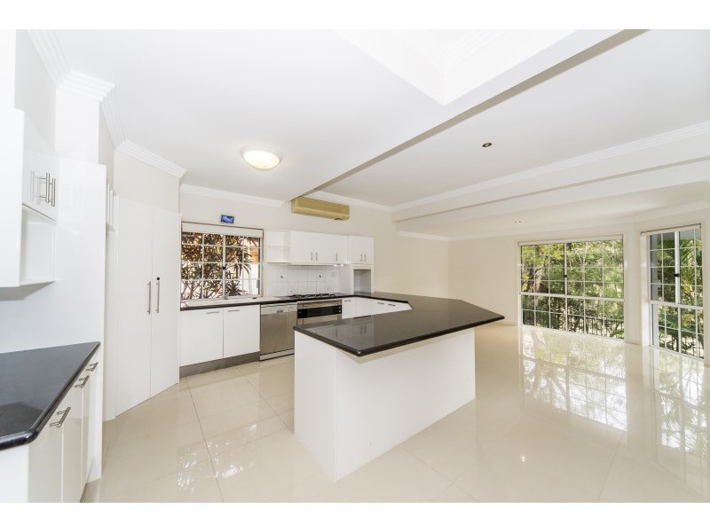 7 Cherry Alder Court, Arundel QLD 4214