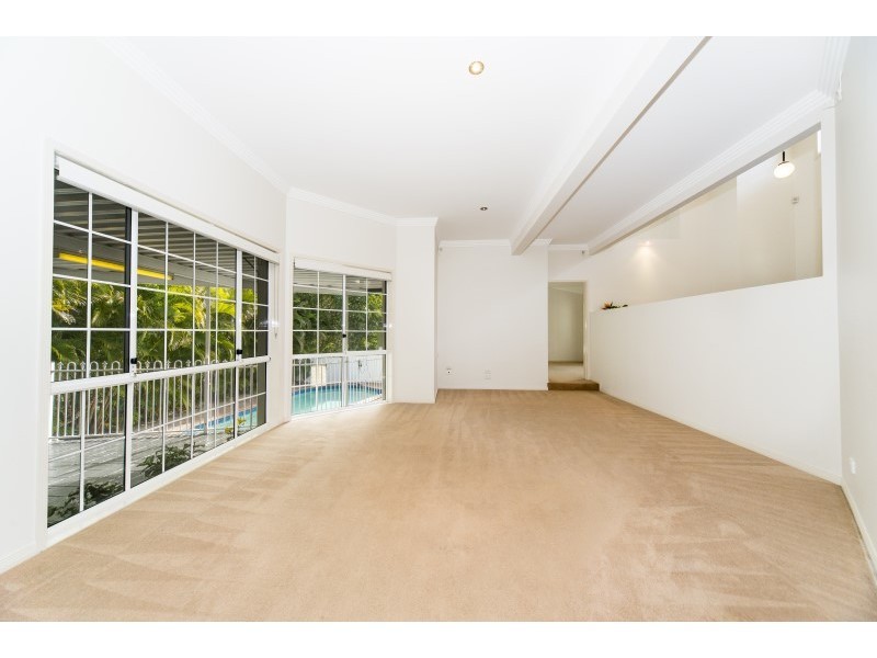 7 Cherry Alder Court, Arundel QLD 4214