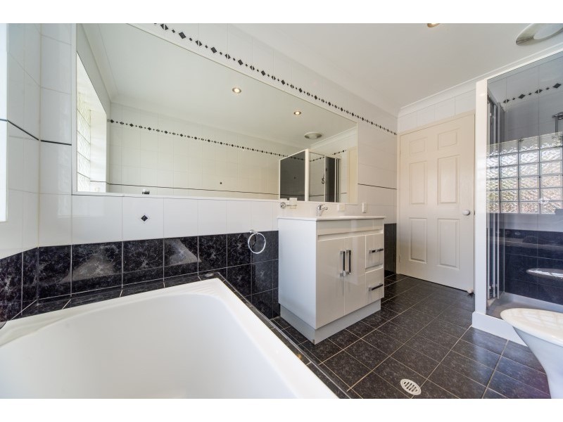 7 Cherry Alder Court, Arundel QLD 4214