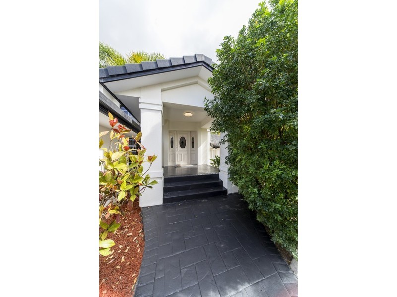 7 Cherry Alder Court, Arundel QLD 4214