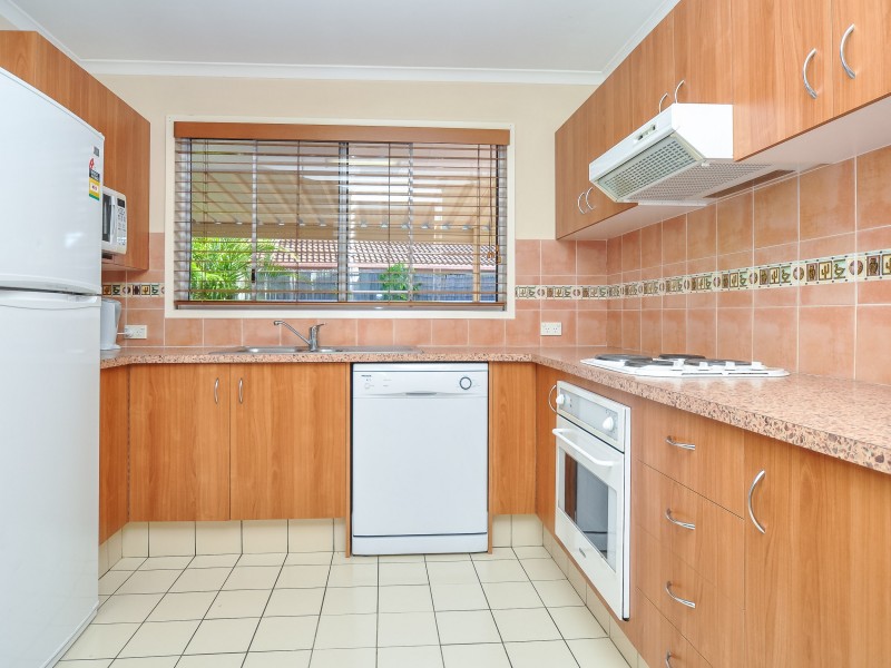 2/3 Hentdale Court, Labrador QLD 4215
