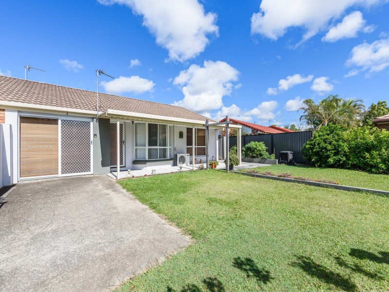 2/3 Hentdale Court, Labrador QLD 4215
