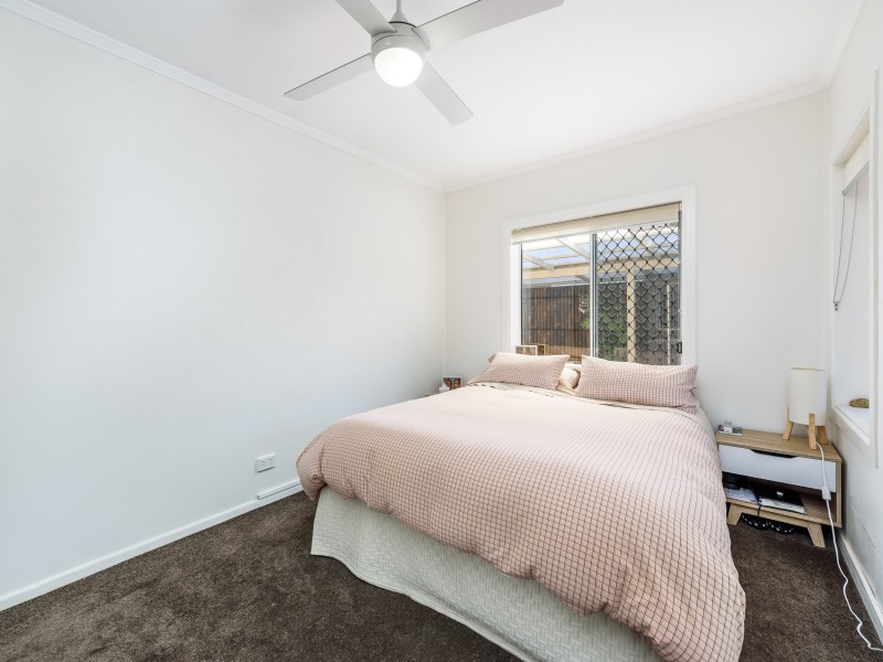 2/16 Sutherland Avenue, Labrador QLD 4215