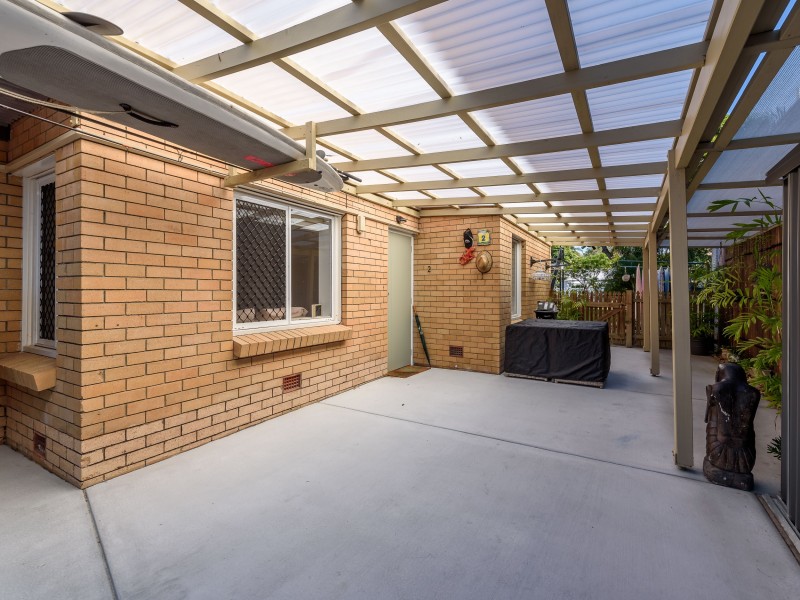2/16 Sutherland Avenue, Labrador QLD 4215