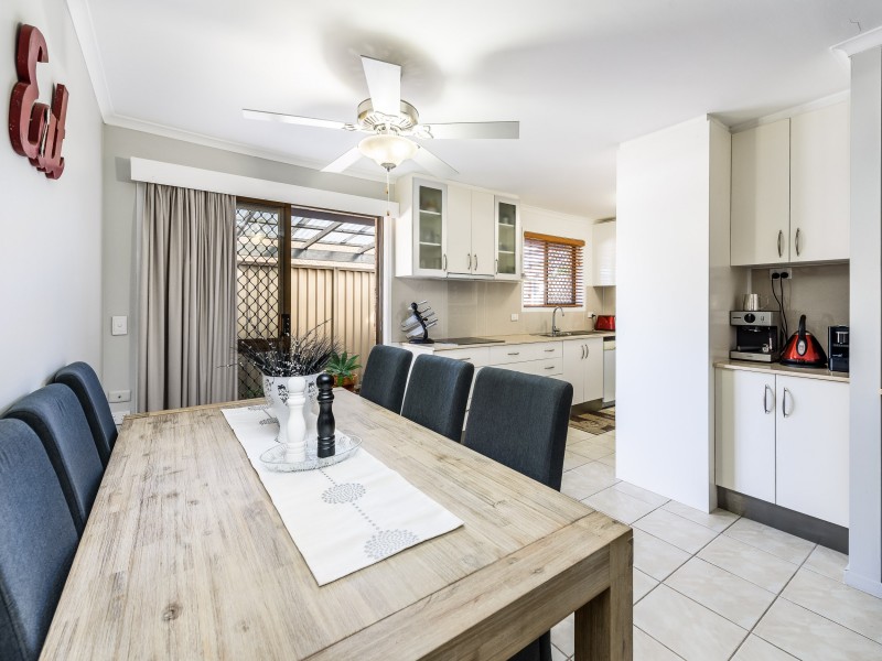 1/12 Davebill Court, Labrador QLD 4215