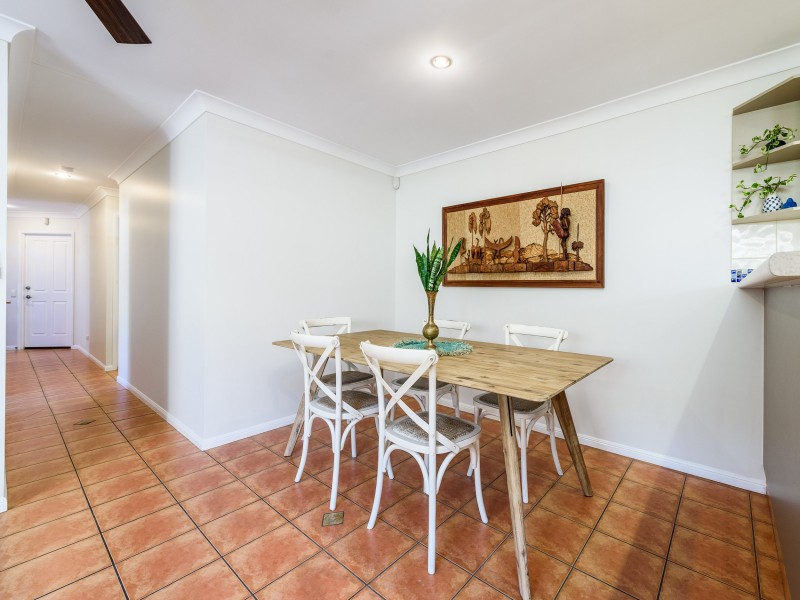 2/7 Coral Avenue, Labrador QLD 4215