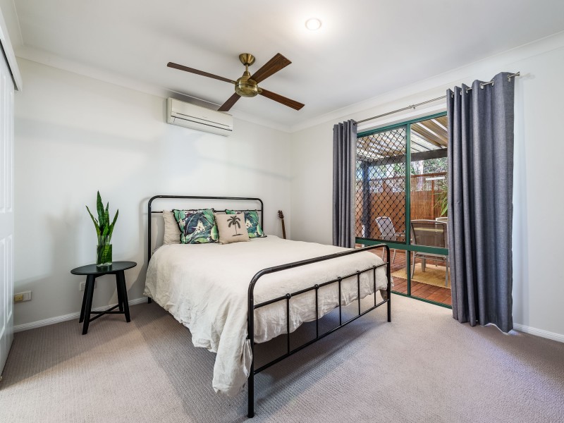 2/7 Coral Avenue, Labrador QLD 4215