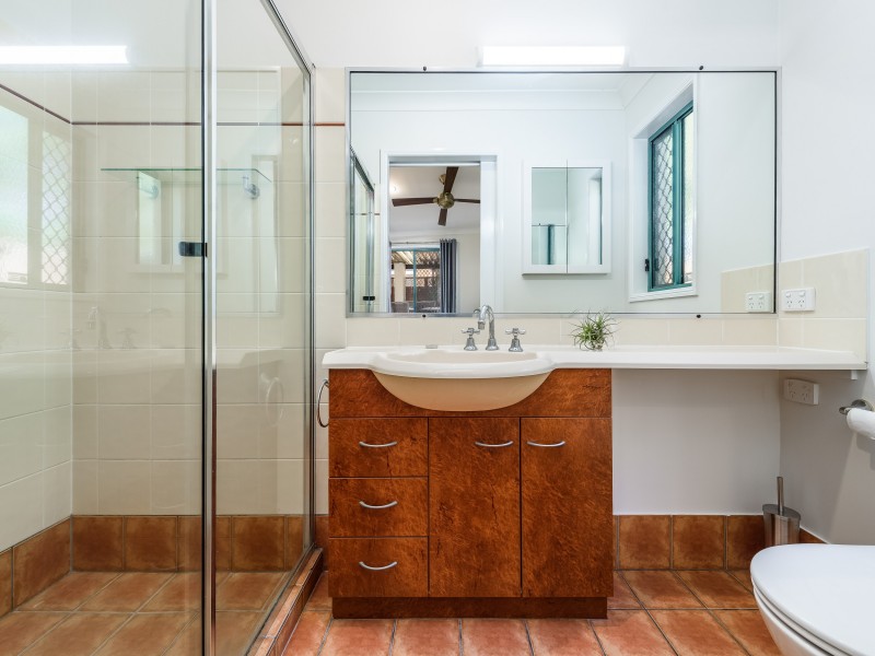 2/7 Coral Avenue, Labrador QLD 4215