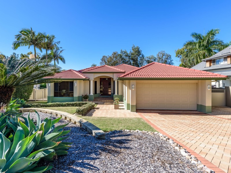 53 Chichester Drive, Arundel QLD 4214