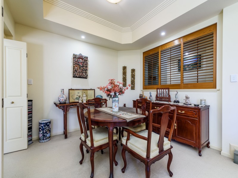 53 Chichester Drive, Arundel QLD 4214