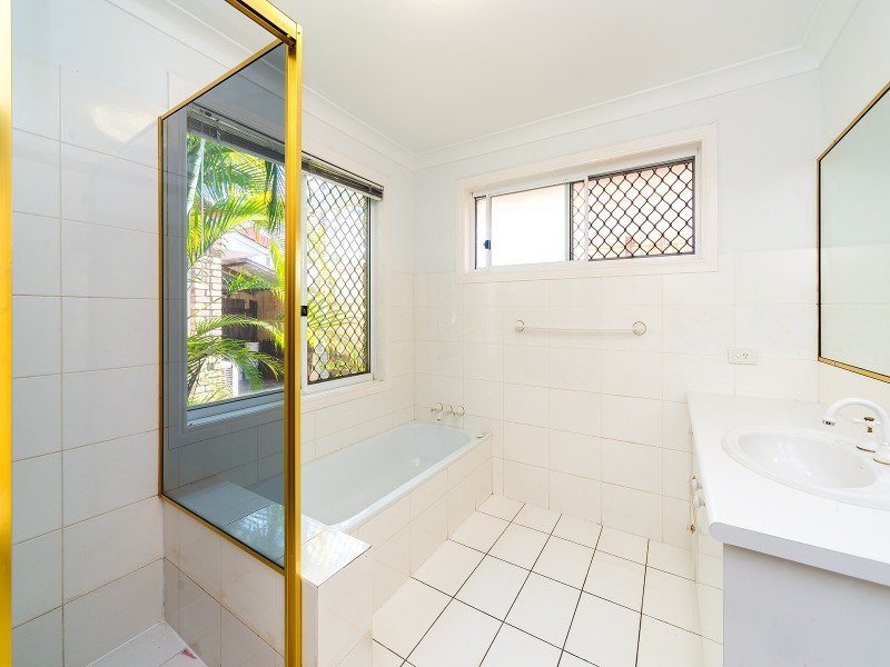 19 Rebbechi Court, Parkwood QLD 4214