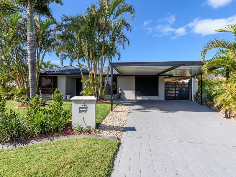 5 Bulla Court, Arundel QLD 4214