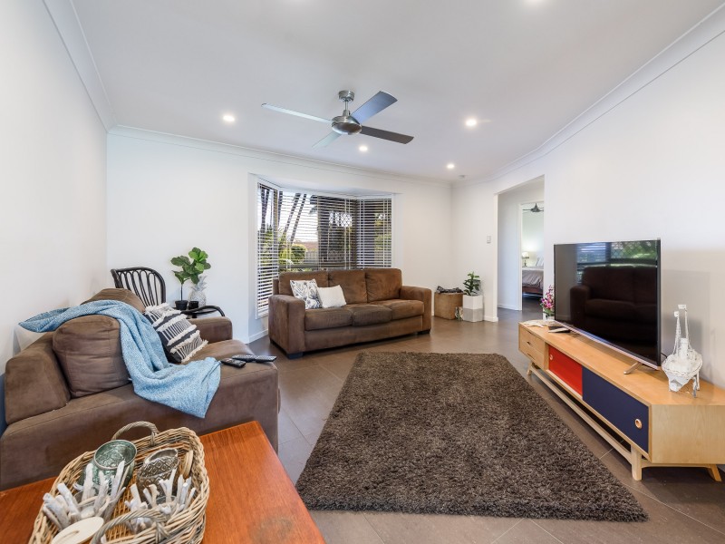 5 Bulla Court, Arundel QLD 4214