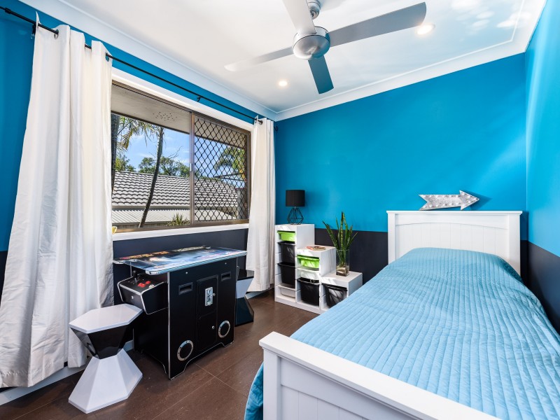 5 Bulla Court, Arundel QLD 4214