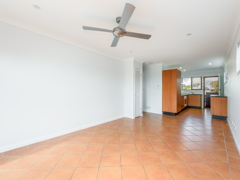 8/19 Middle Street, Labrador QLD 4215