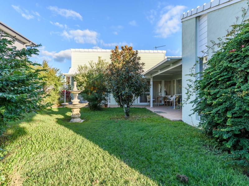 7 Putter Place, Arundel QLD 4214