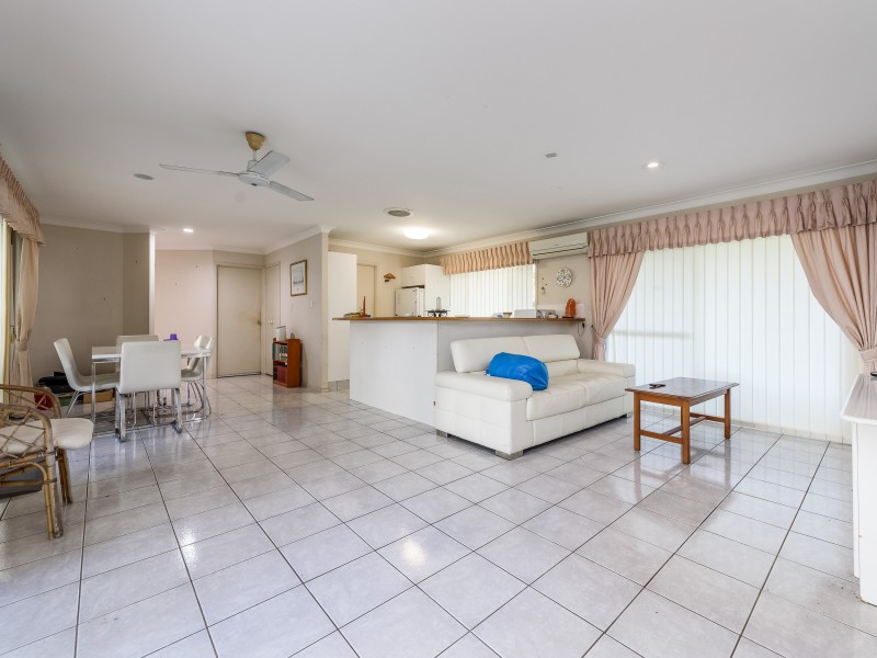 7 Putter Place, Arundel QLD 4214