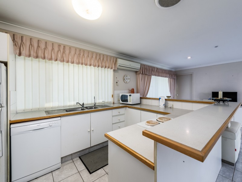 7 Putter Place, Arundel QLD 4214