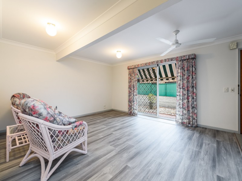 2/27 Ashbourne Terrace, Biggera Waters QLD 4216