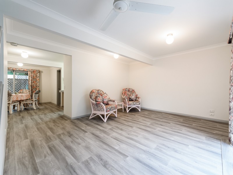 2/27 Ashbourne Terrace, Biggera Waters QLD 4216