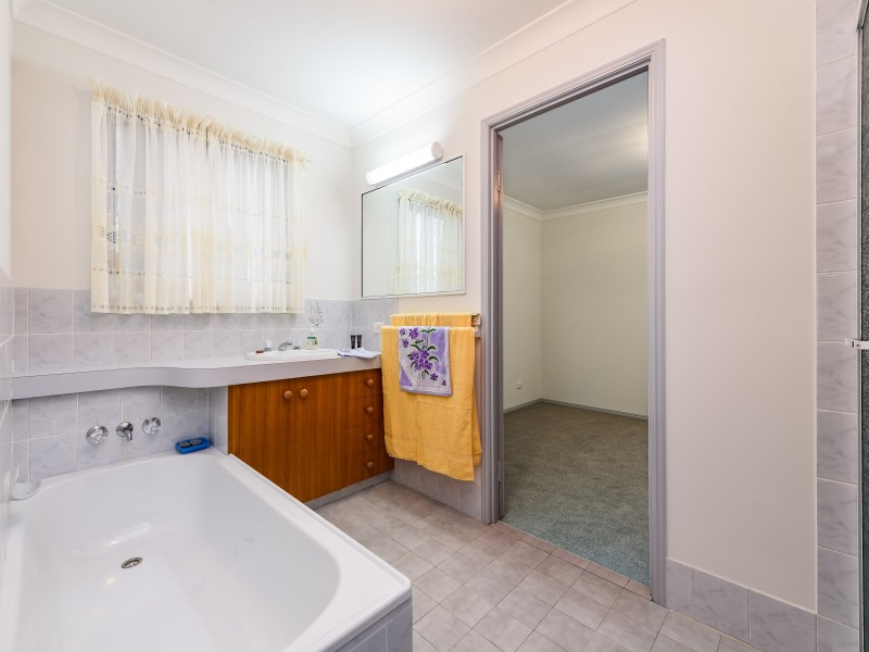 2/27 Ashbourne Terrace, Biggera Waters QLD 4216