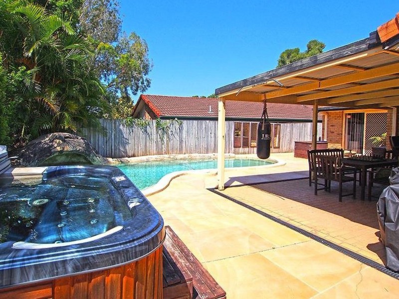 17 Inverness Way, Parkwood QLD 4214
