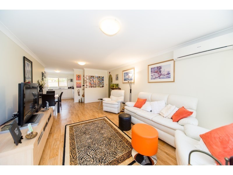 1/136 Whiting Street, Labrador QLD 4215