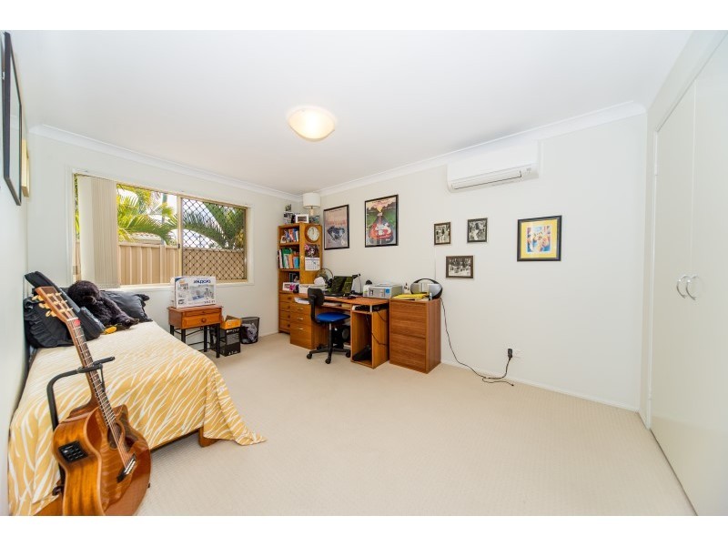 1/136 Whiting Street, Labrador QLD 4215