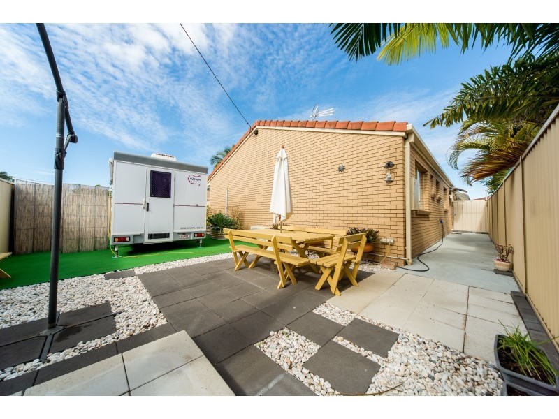 1/136 Whiting Street, Labrador QLD 4215