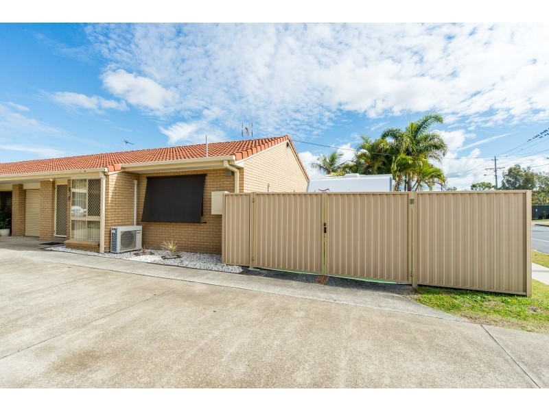 1/136 Whiting Street, Labrador QLD 4215