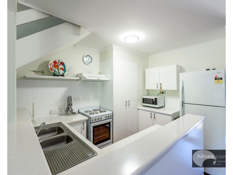 4/63 Olsen Avenue, Labrador QLD 4215