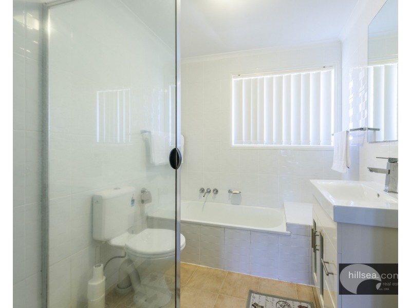 4/63 Olsen Avenue, Labrador QLD 4215