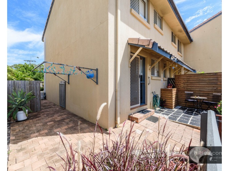 4/63 Olsen Avenue, Labrador QLD 4215