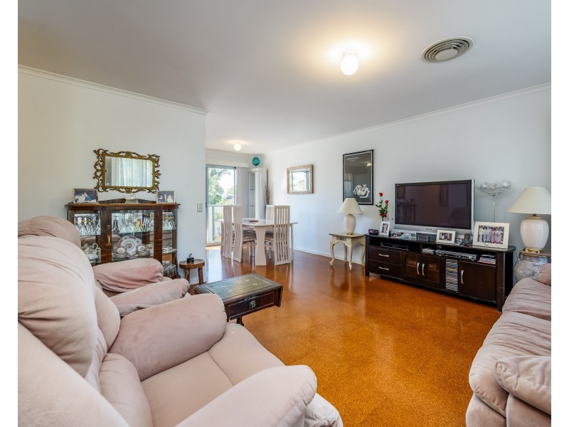 2/35 McMillan Street, Labrador QLD 4215