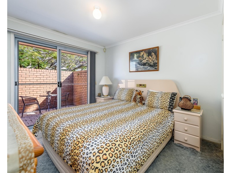 2/35 McMillan Street, Labrador QLD 4215