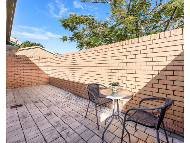 2/35 McMillan Street, Labrador QLD 4215