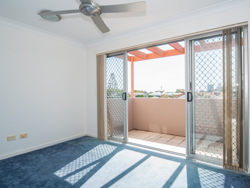 11/18-22 Parker Street, Labrador QLD 4215