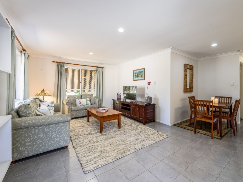 1/11 Coventry Court, Labrador QLD 4215
