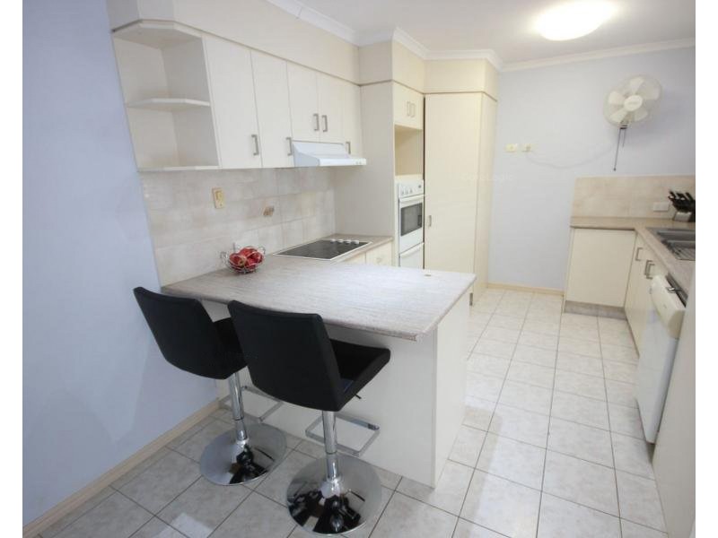 1/11 Jenaya Place, Labrador QLD 4215